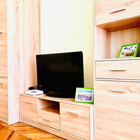 Apartment Near Opera On Horodotska 11 Lviv Extérieur photo