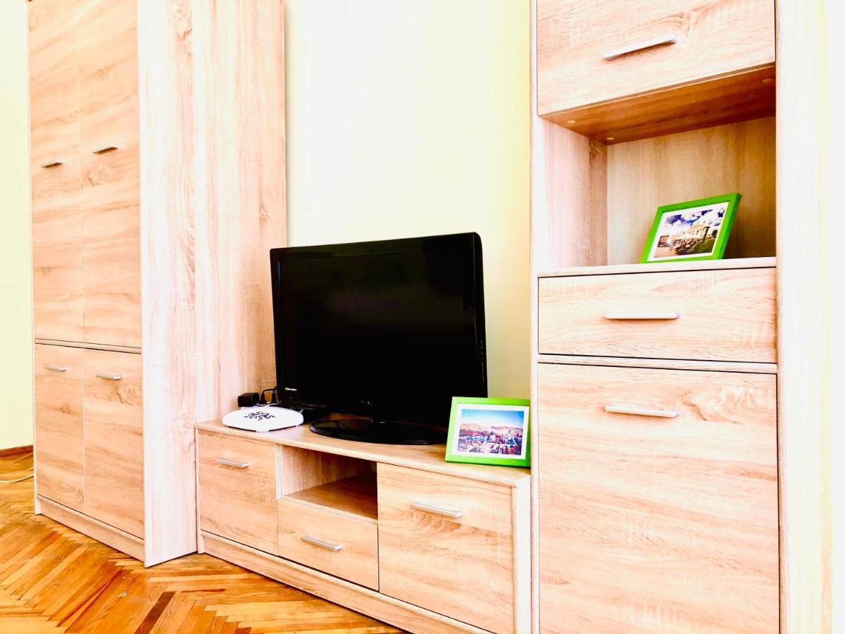 Apartment Near Opera On Horodotska 11 Lviv Extérieur photo